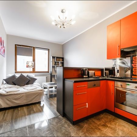 P&O Serviced Apartments Goclaw Warschau Buitenkant foto